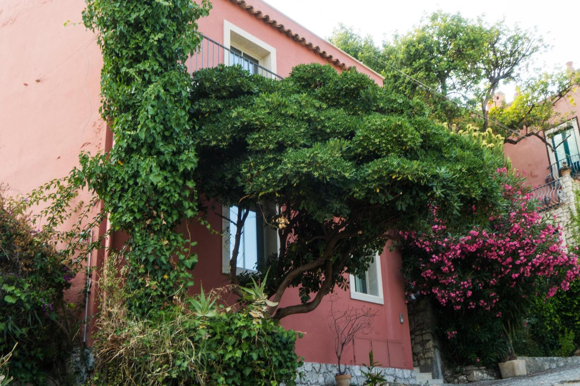 Апартаменти The Charming House Таорміна Екстер'єр фото